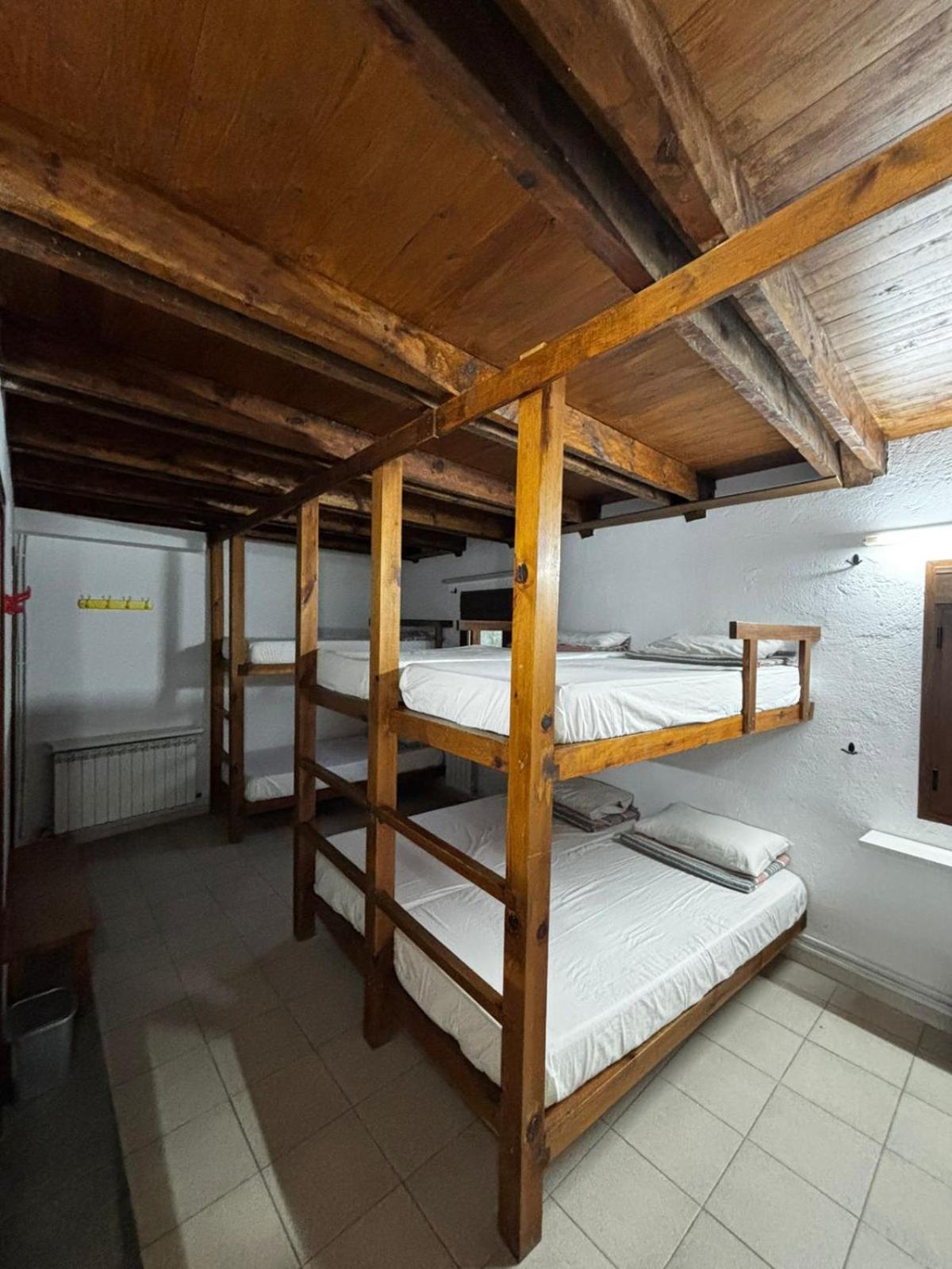 Albergue La Escuela De Liri Ngoại thất bức ảnh
