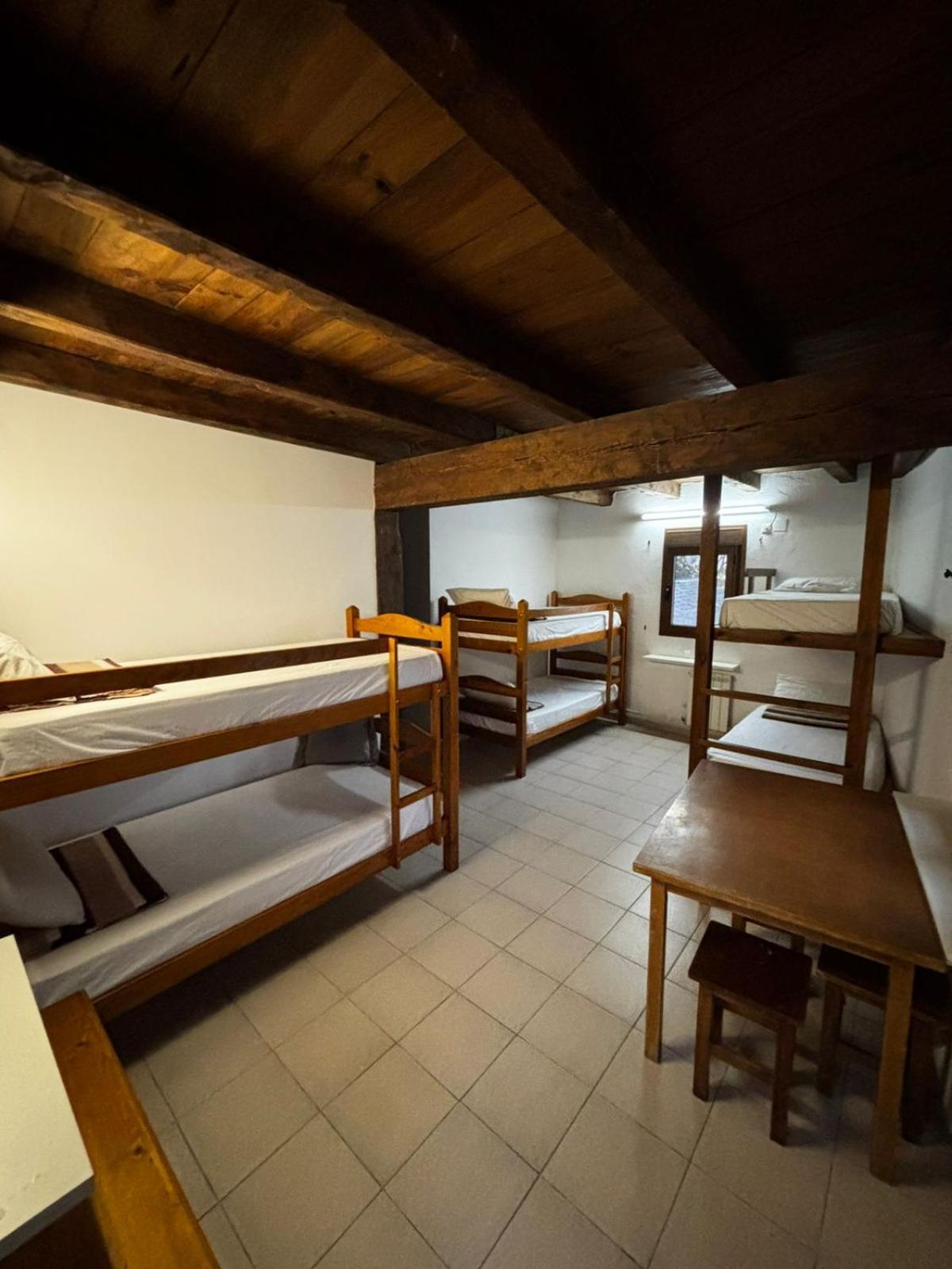 Albergue La Escuela De Liri Ngoại thất bức ảnh